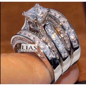 New 18k white gold wedding ring set